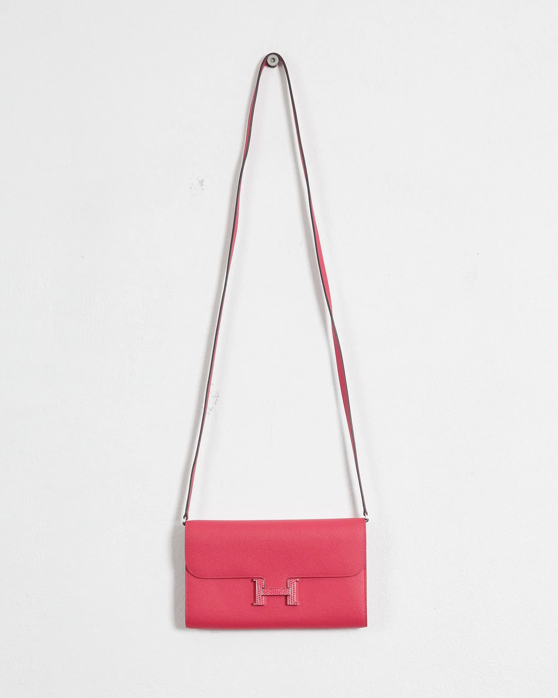 Hermès 'constance wallet to-go' crossbody bag, pink