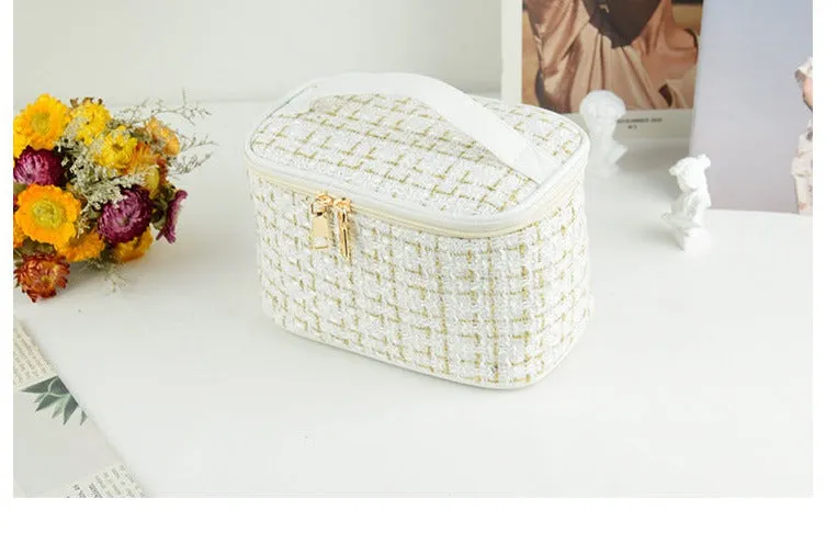 Small fragrance high-value fashion cosmetic bag large capacity portable handbag storage