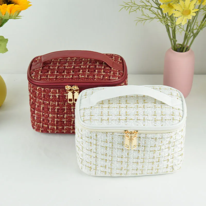 Small fragrance high-value fashion cosmetic bag large capacity portable handbag storage